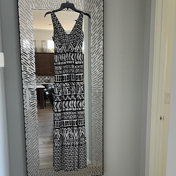 INC International Concepts Dresses & Skirts - INC International Concepts Black and White Patterned Maxi Dress ! Stretchy !